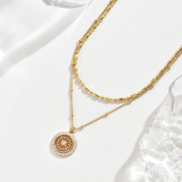 Elegant Gold Layered Necklace Set With Crystal Medallion  Pendant - Chic And Versatile Jewelry For Women